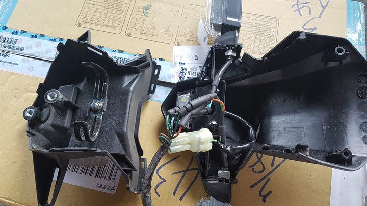 🛠️KRV Moto 版車牌架上移,還原 TCS 版式樣