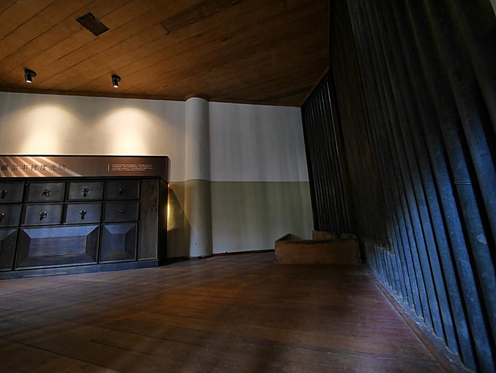 文萌樓、原臺北北警察署、新芳春行、老建築咖啡館群,外掛阿桐阿寶四神湯+大埔鐵板燒— 大稻埕臺北橋頭散策 第二部