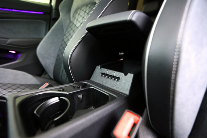 [開箱]福斯Volkswagen Golf 8 Variant - 終於實現我的旅行車Wagon Dream