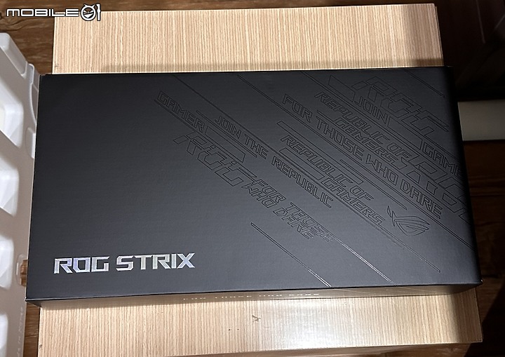 點我看大圖 殺雞用牛刀 ROG Strix GeForce RTX 4060 OC Edition 8GB 信仰之卡