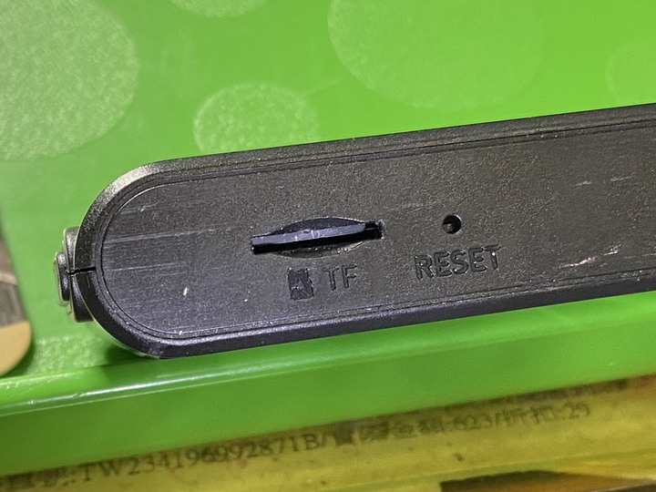 「不推薦」別家是挑記憶卡,Philo M92行車紀錄器是把卡吃掉,客服回應還慢半拍