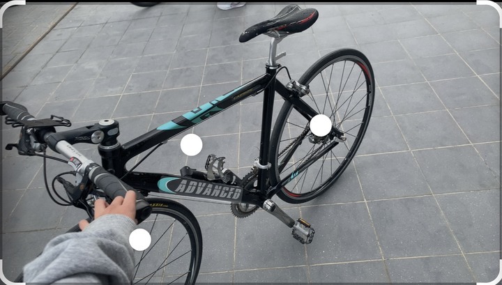 請問一下這是什麼品牌的腳踏車價錢大概落在多少錢