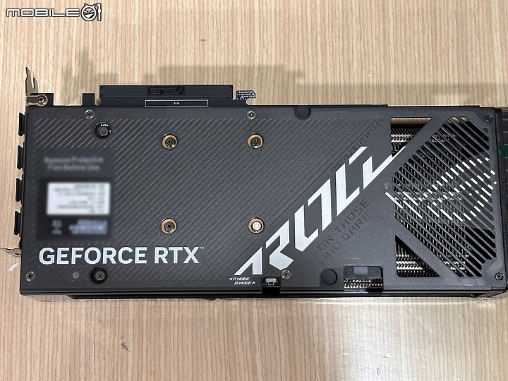 點我看大圖 殺雞用牛刀 ROG Strix GeForce RTX 4060 OC Edition 8GB 信仰之卡
