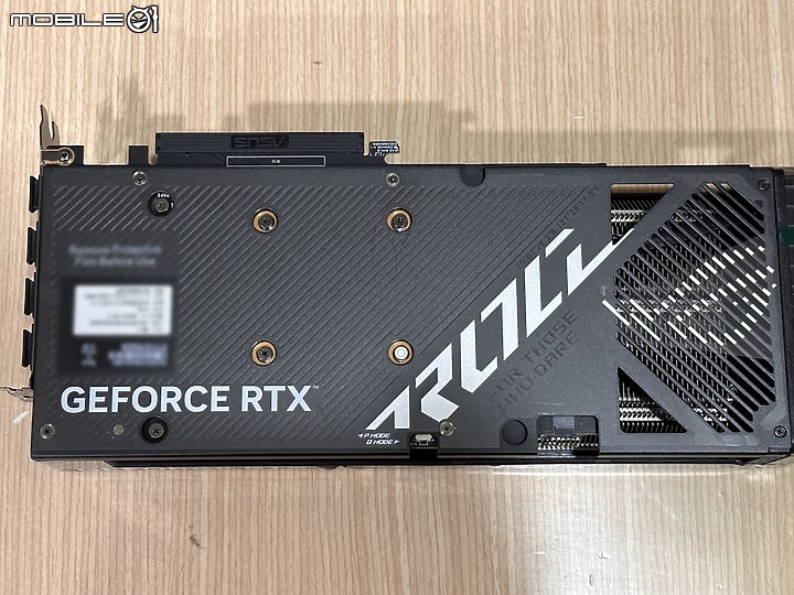 殺雞用牛刀 ROG Strix GeForce RTX 4060 OC Edition 8GB 信仰之卡