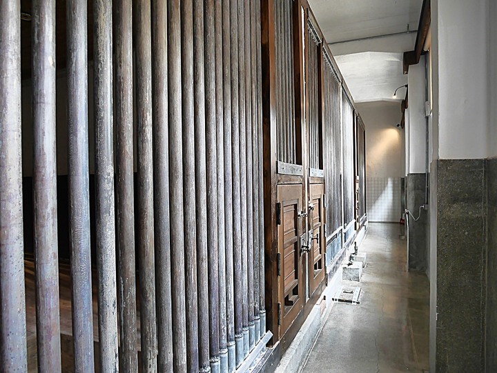 文萌樓、原臺北北警察署、新芳春行、老建築咖啡館群,外掛阿桐阿寶四神湯+大埔鐵板燒— 大稻埕臺北橋頭散策 第二部