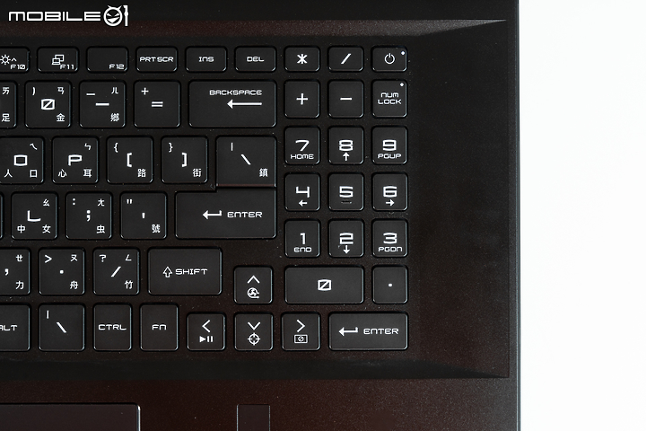MSI Stealth 17 Studio A13V 測試報告｜薄型機身釋放專業創作者效能
