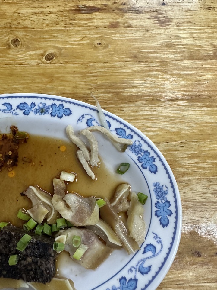 我的午餐真驚喜╮(╯_╰)╭ˇ