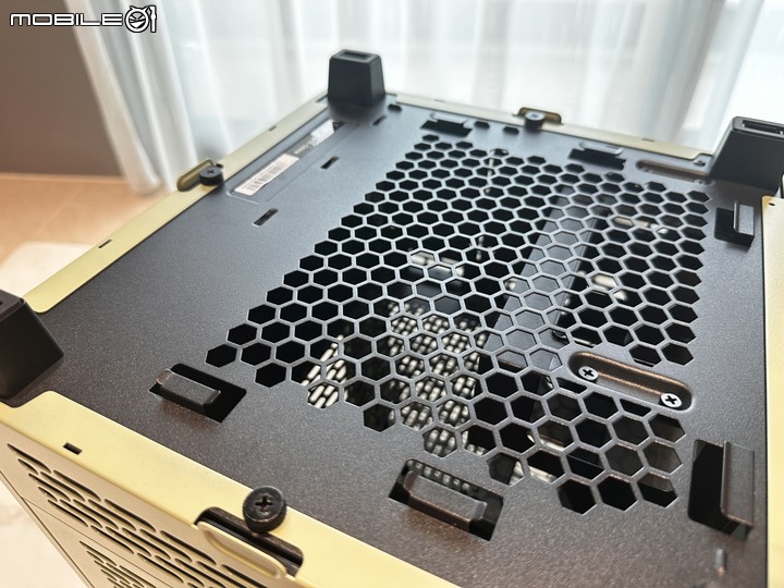 透視 The Tower 200迷你機殼 抹茶綠 +專用 LCD 面板模組