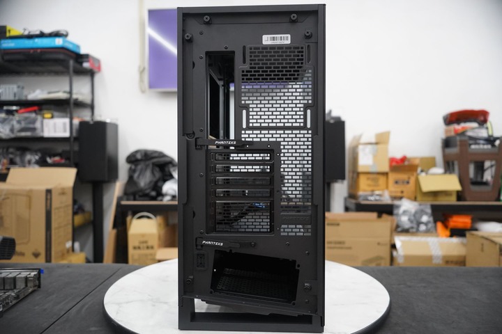Phanteks 追風者 NV5 / Premium DRGB 套件 海景房直立式中塔機箱
