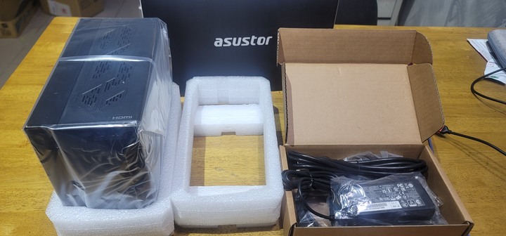 我的NAS世代交替 - ASUSTOR, QNAP 和全新的 ASUSTOR AS5402T