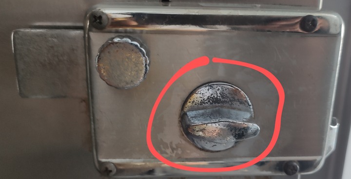 門鎖卡卡，如何改善？