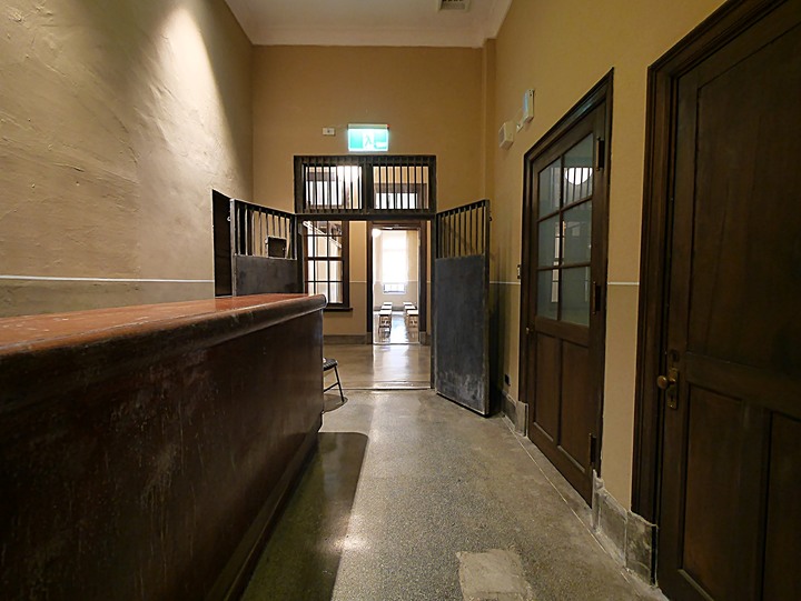 文萌樓、原臺北北警察署、新芳春行、老建築咖啡館群,外掛阿桐阿寶四神湯+大埔鐵板燒— 大稻埕臺北橋頭散策 第二部