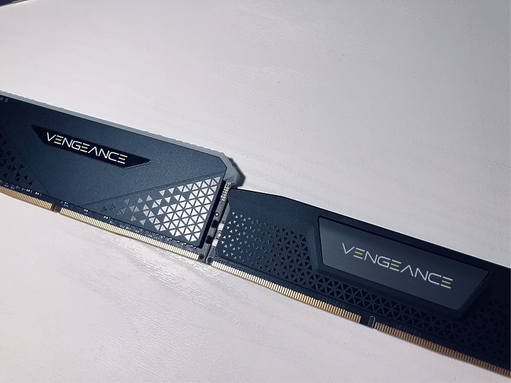 「來自大海的召喚」Corsair 海盜船 Vengeance 復仇者 DDR5 – 6000 C36 簡單開箱分享