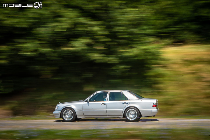 經典試駕|Mercedes-Benz W124 E500 Limited Edition,在維也納圓一個一親芳澤的夢!