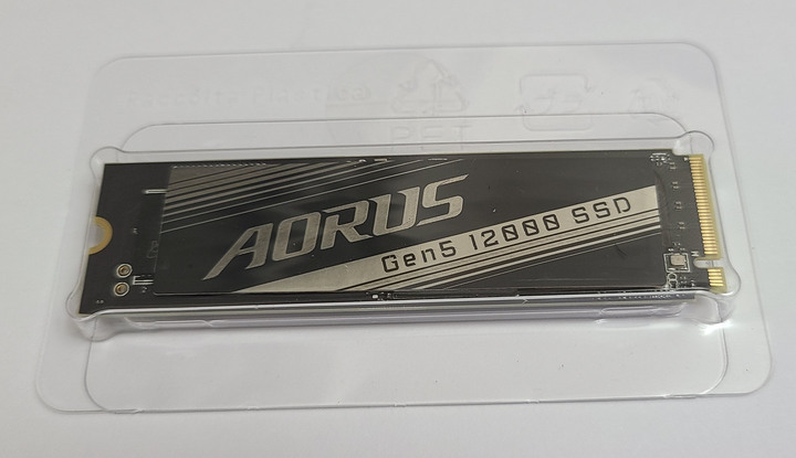 【開箱簡測】GIGABYTE AORUS Gen5 12000 PCIe 5.0x4 2TB SSD 效能簡測 (圖多)