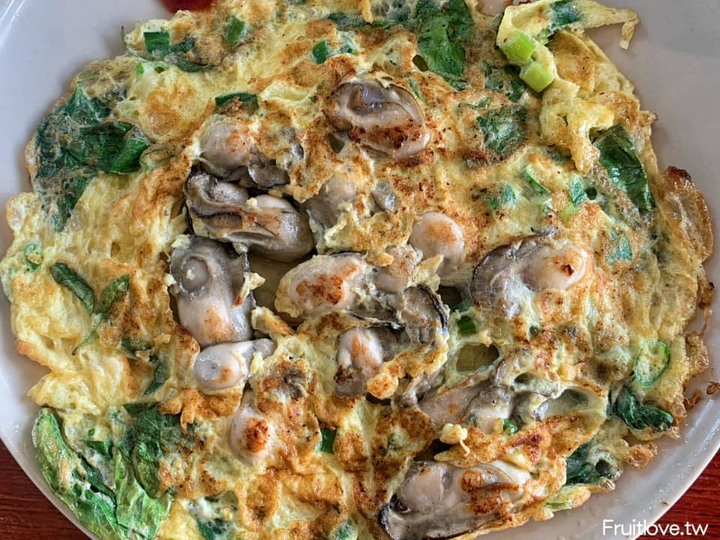 點我看大圖 不能錯過的蚵仔蛋、蛋包飯,再一碗蚵仔湯