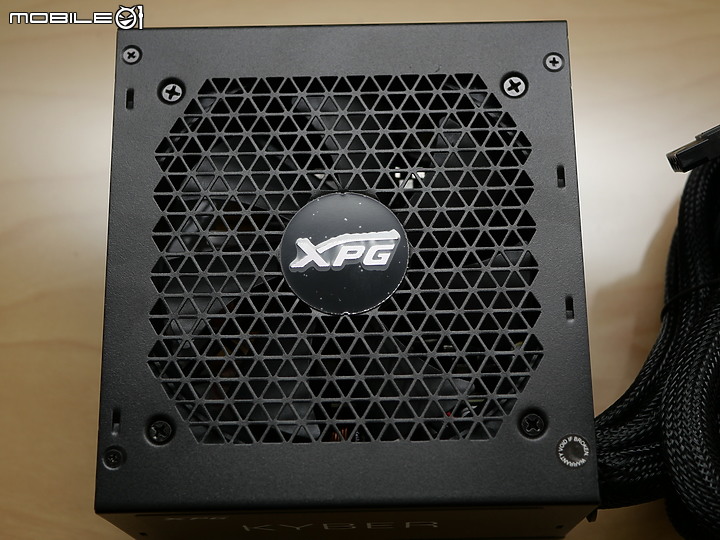 內建 12vhpwr 金牌直出 XPG KYBER 750W 開箱