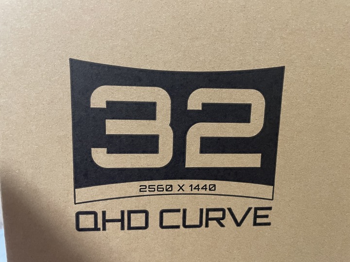 [開箱] 技嘉GS32QC 2K+165Hz+1500R 超高CP值開箱