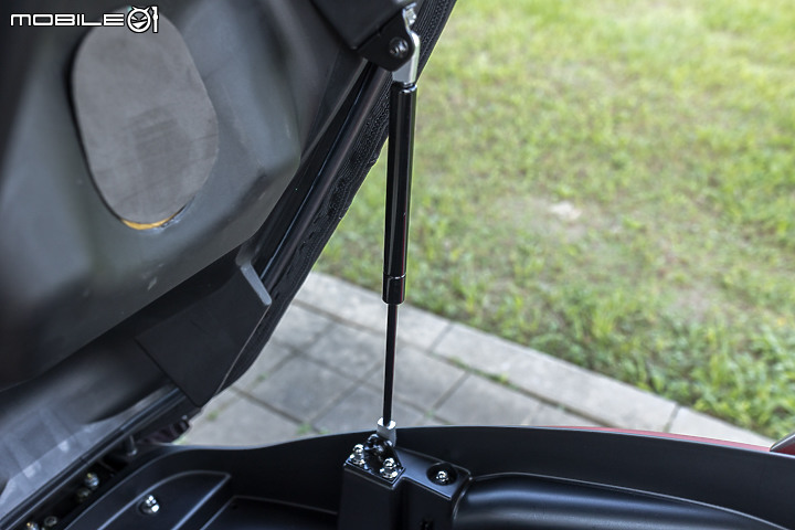 2023 KYMCO GDINK CT300 試駕｜堅守踏板唯二車款 大燈進化更加有型