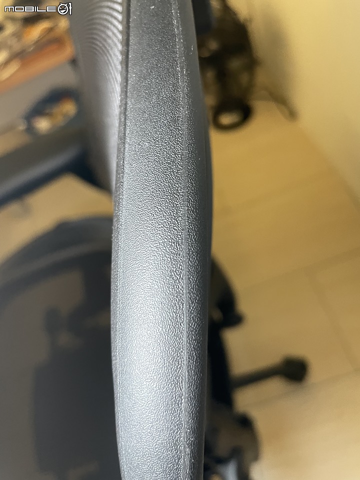 Herman Miller Aeron 2.0 啞光黑 全功能 金屬腳 詳細開箱體驗
