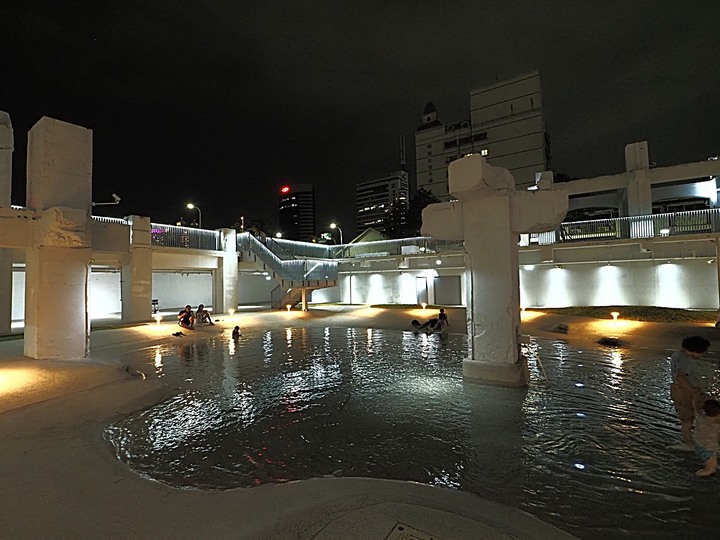 赤崁東街日式宿舍(明治町冰淇淋)、原臺南測候所、原鶯料理、西市場、河樂廣場(臺南運河) — 臺南老街市之日治時期建築，外掛美味純日式拉麵 — 一拉面