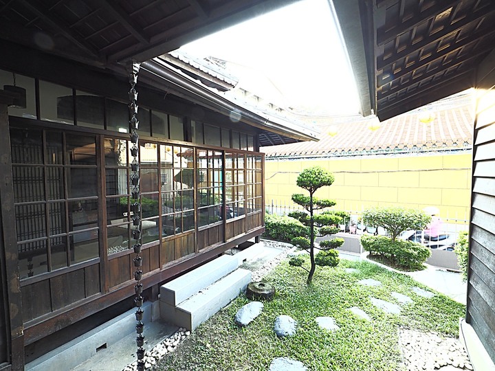 赤崁東街日式宿舍(明治町冰淇淋)、原臺南測候所、原鶯料理、西市場、河樂廣場(臺南運河) — 臺南老街市之日治時期建築,外掛美味純日式拉麵 — 一拉面