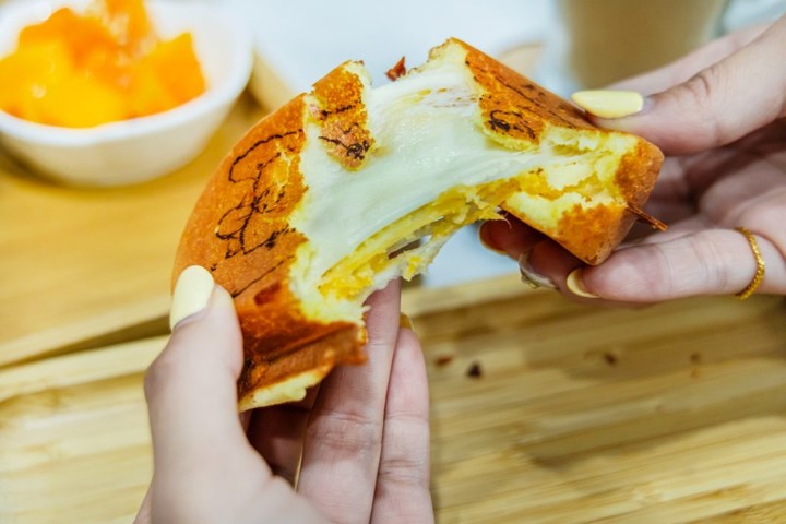 中和點心美食推薦│寵物友善寬敞設計 超萌雞蛋燒即刻品嘗！
