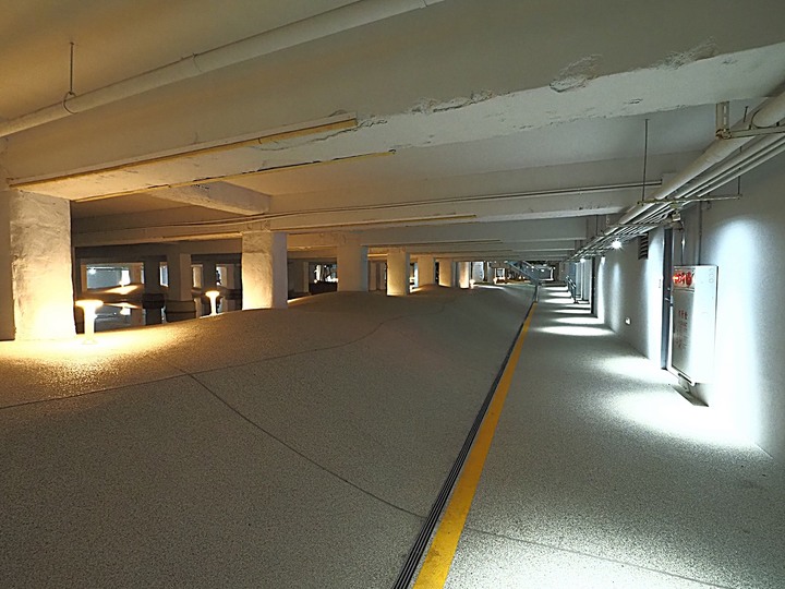 赤崁東街日式宿舍(明治町冰淇淋)、原臺南測候所、原鶯料理、西市場、河樂廣場(臺南運河) — 臺南老街市之日治時期建築,外掛美味純日式拉麵 — 一拉面