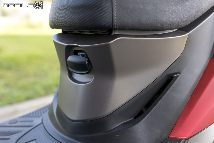 2023 KYMCO GDINK CT300 試駕｜堅守踏板唯二車款 大燈進化更加有型