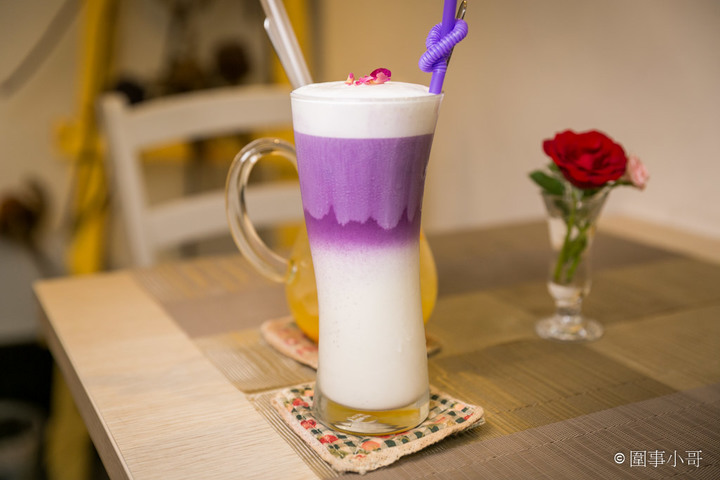 馬祖新村美食-YA bistro,一間集美味餐點與優閒氛圍於一身的法式鄉村餐館。如果在馬祖新村逛累了,來YA坐坐吧。桃園中壢美食推薦