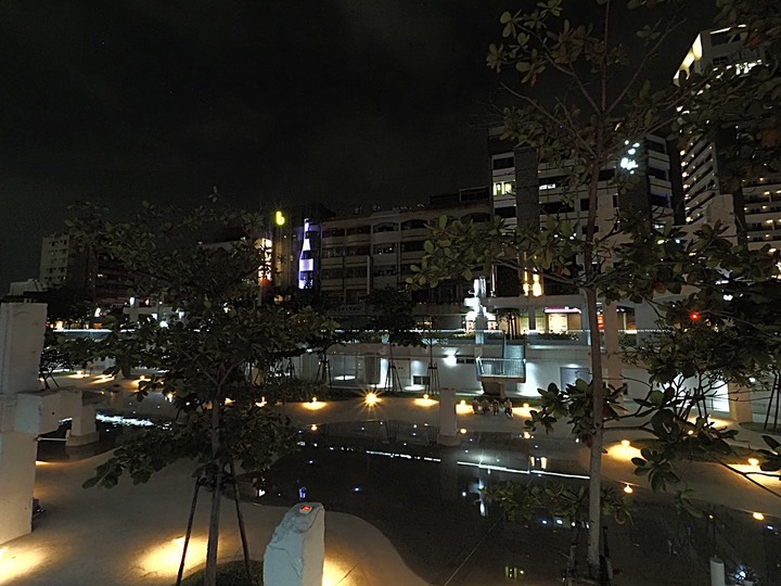 赤崁東街日式宿舍(明治町冰淇淋)、原臺南測候所、原鶯料理、西市場、河樂廣場(臺南運河) — 臺南老街市之日治時期建築,外掛美味純日式拉麵 — 一拉面
