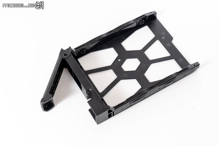 華芸 Nimbustor AS5404T NAS 開箱實測 軟硬體配置都持續提升的實用儲存選擇