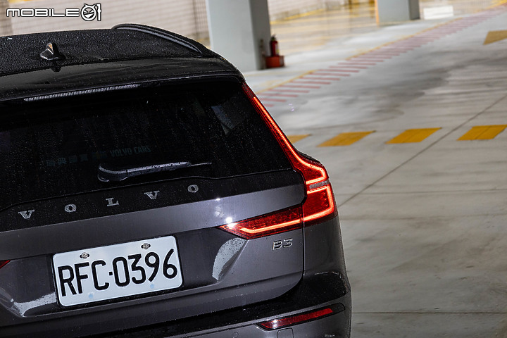 Volvo V60 Plus B3 試駕|旅行車老將再出招,入門動力更顯超值!