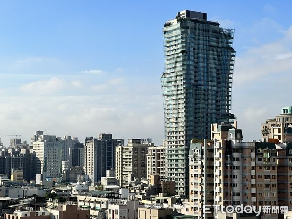 網紅小哥哥才拍過開箱影片「天空樹姊姊」加價2千萬賣豪宅
