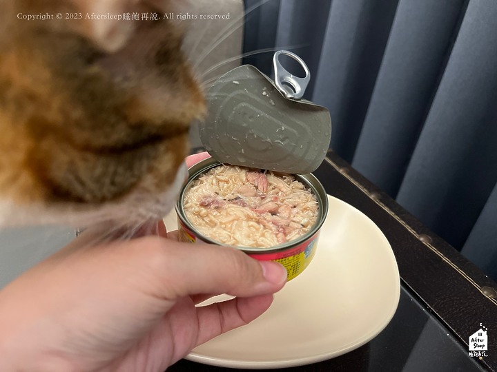 點我看大圖 大口吃肉肉!營養也顧夠夠_喵樂肉食控超高含肉量貓罐開箱(主食罐+鮮肉湯罐)