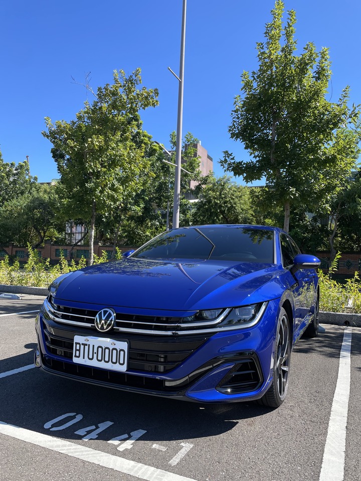 價不在高，藝術為名。車不在快，夠帥就行- 停產前的最後相遇 Arteon Shooting Brake 430