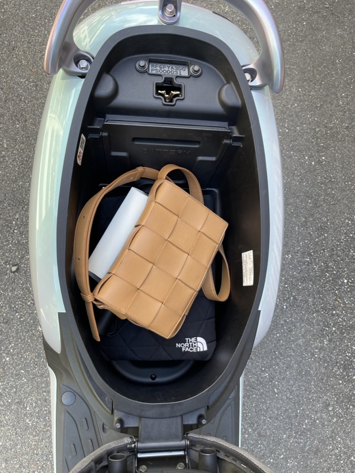 妹妹的CLBCU，實車有比較香一點