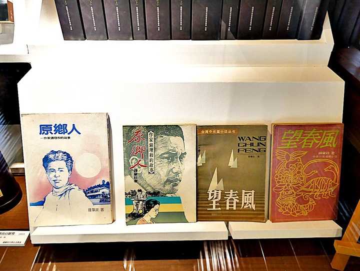 臺灣客家茶文化館、太平紅橋、龍潭大池、鍾肇政文學生活園區、武德殿 — 茶鄉龍潭一日行旅,外掛香噴噴的炸全雞配涼麵