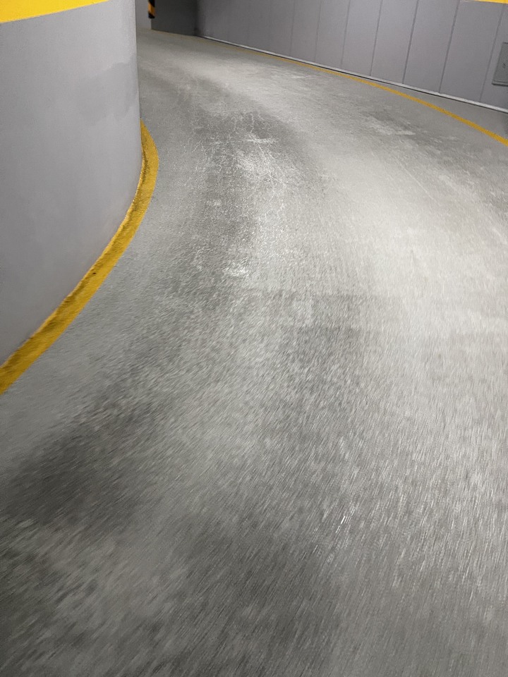 請益：社區地下停車場一直出現滲水