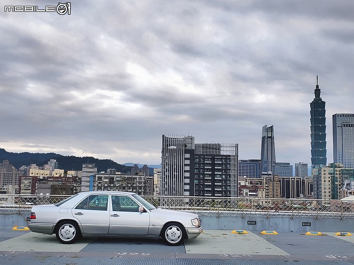 經典試駕|Mercedes-Benz W124 E500 Limited Edition,在維也納圓一個一親芳澤的夢!