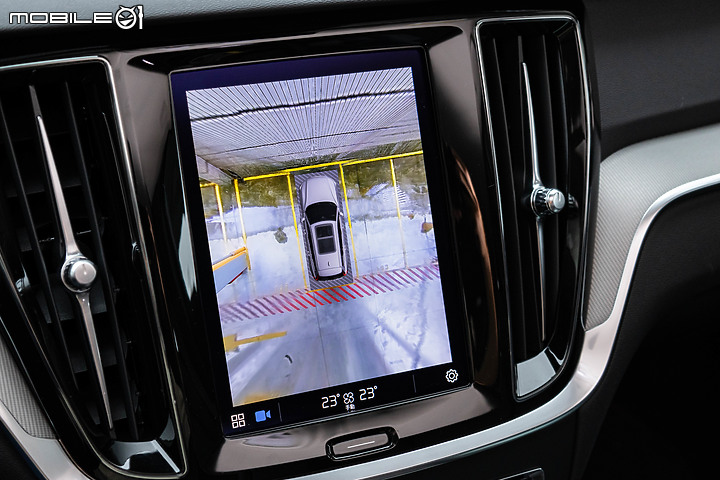 Volvo V60 Plus B3 試駕｜旅行車老將再出招，入門動力更顯超值！