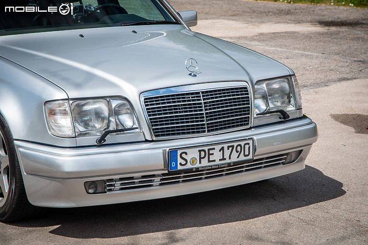 經典試駕|Mercedes-Benz W124 E500 Limited Edition,在維也納圓一個一親芳澤的夢!