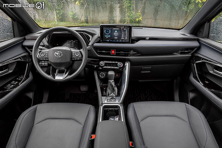 Toyota Yaris Cross 試駕報導|空間出色五育均衡,年販兩萬台的國產 CUV 新霸主報到!