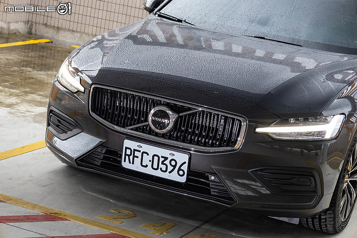 Volvo V60 Plus B3 試駕|旅行車老將再出招,入門動力更顯超值!