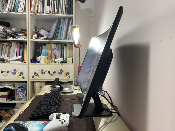 [開箱] 技嘉GS32QC 2K+165Hz+1500R 超高CP值開箱