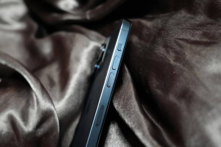 [開箱]--鈦藍iPhone 15 Pro，吸引Android用戶嘗試的機會?