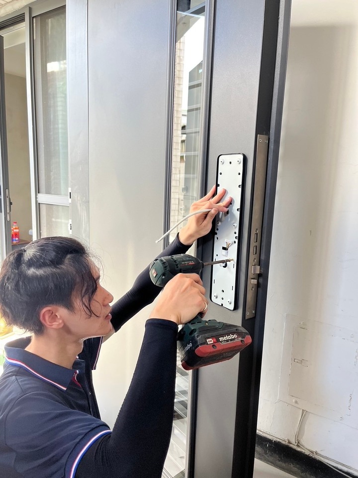 dormakaba五合一電子鎖安裝紀錄分享