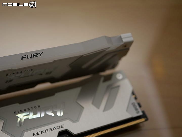 開箱 Kingston FURY Renegade DDR5-7200MT/s 銀白