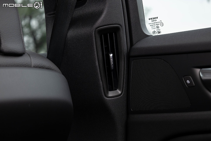 Volvo V60 Plus B3 試駕｜旅行車老將再出招，入門動力更顯超值！