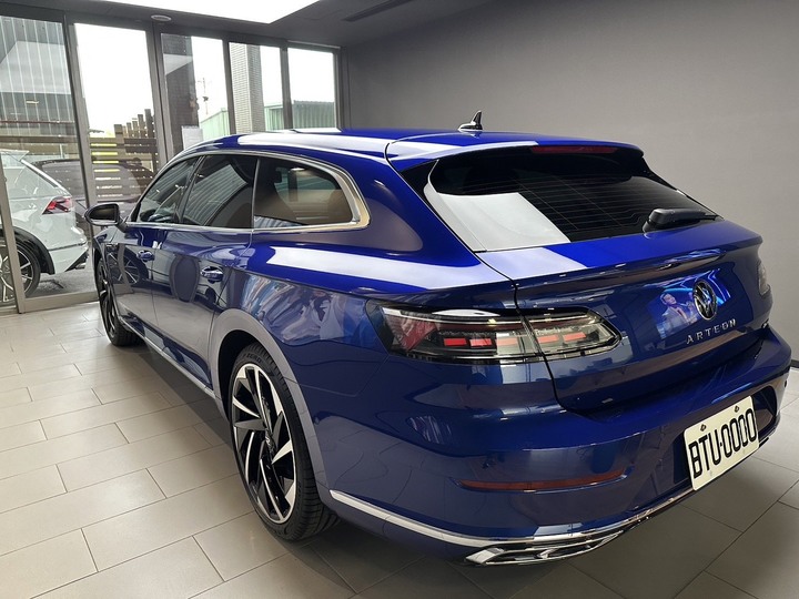 價不在高，藝術為名。車不在快，夠帥就行- 停產前的最後相遇 Arteon Shooting Brake 430